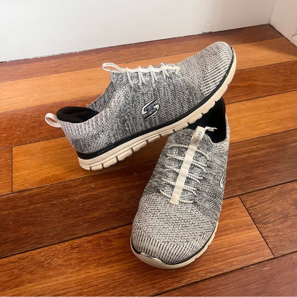 Skechers Luminate size 7.5